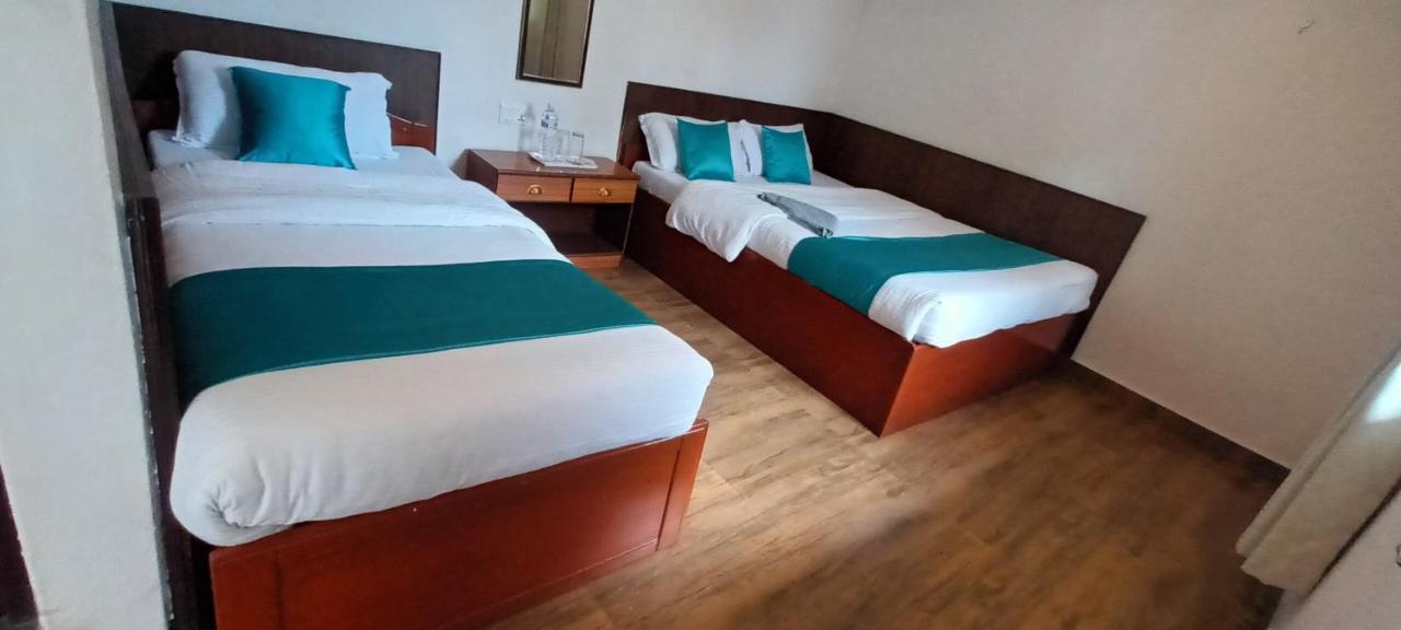Hotel Dolly Pokhara Exterior photo