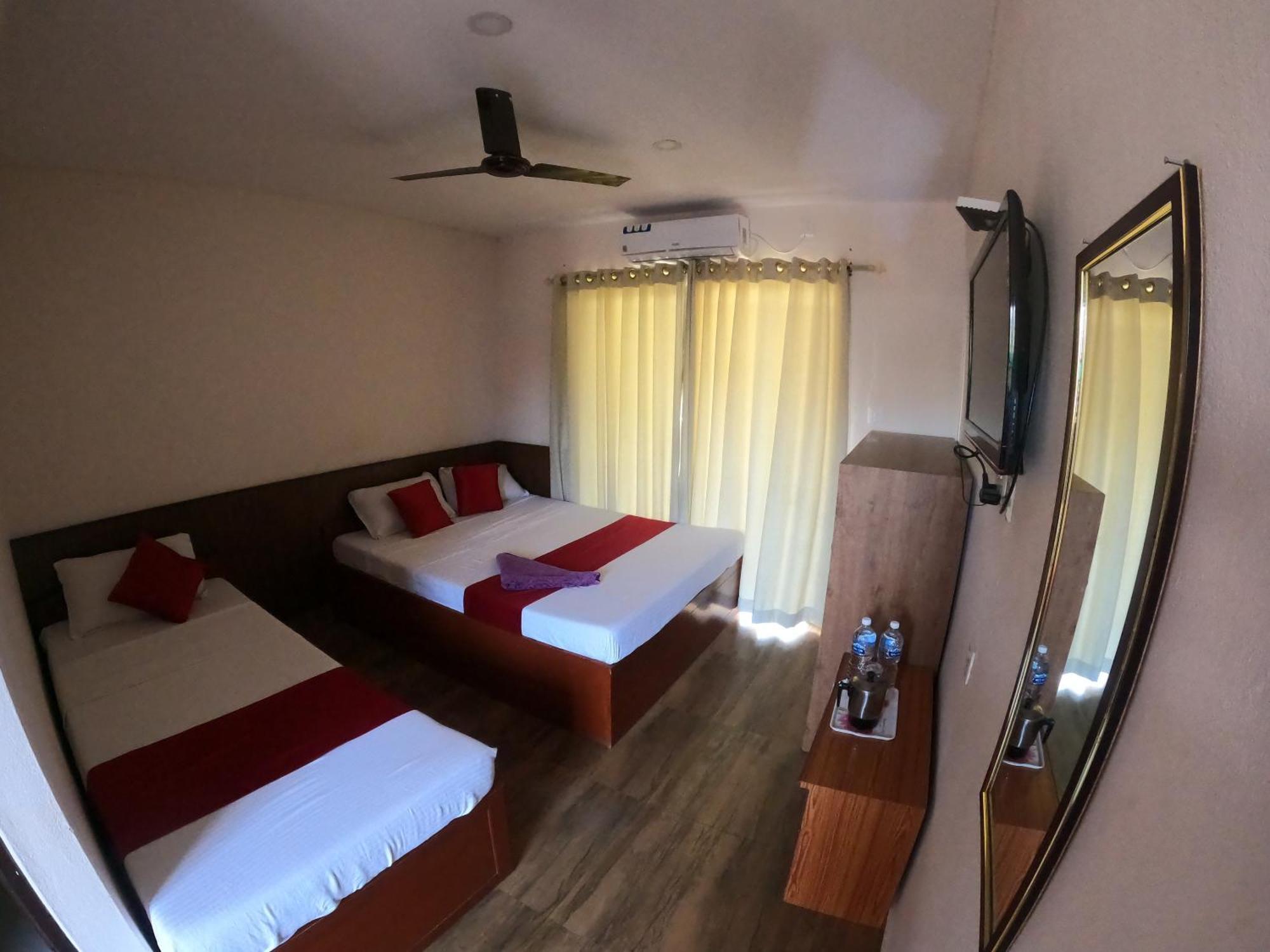Hotel Dolly Pokhara Exterior photo